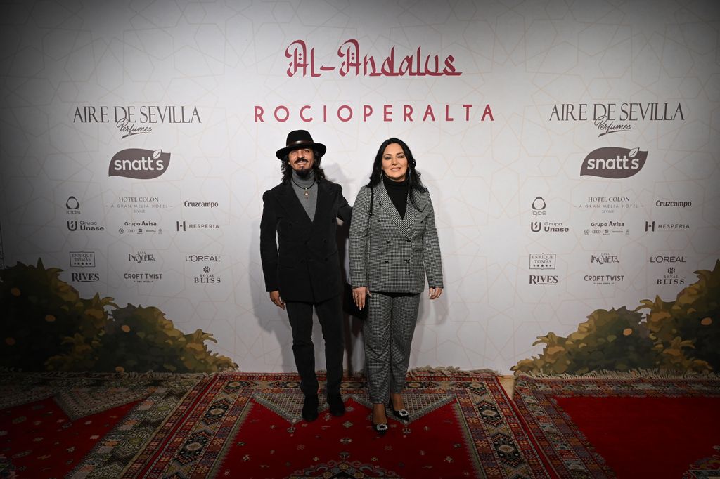 Farruquito y su mujer en el desfile de Rocío Peralta