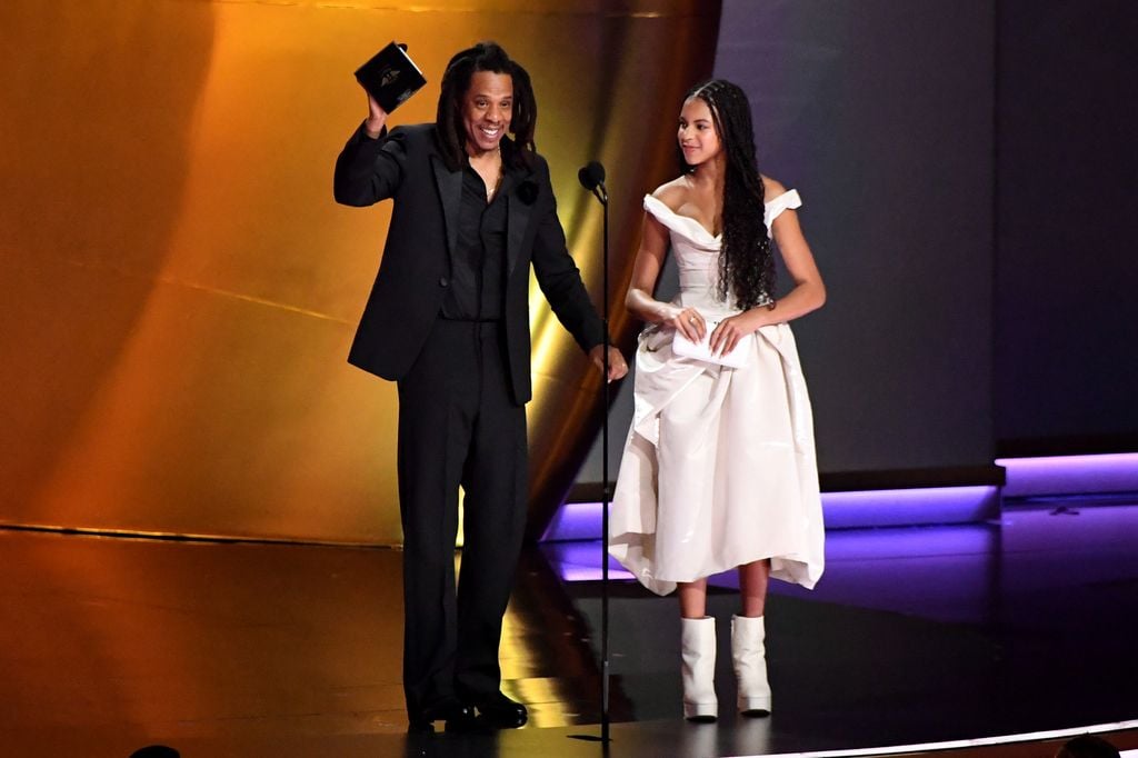Blue Ivy acompañó a su padre en el escenario cuando recibió un premio muy especial en los Grammy 2024.
