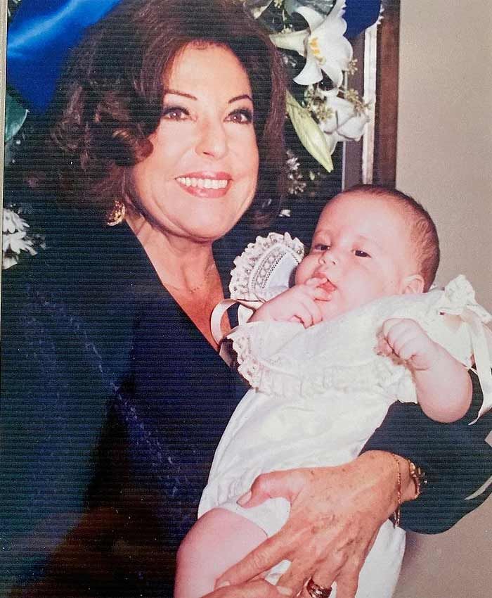 La madre de Ana Obregón, con Aless Lequio