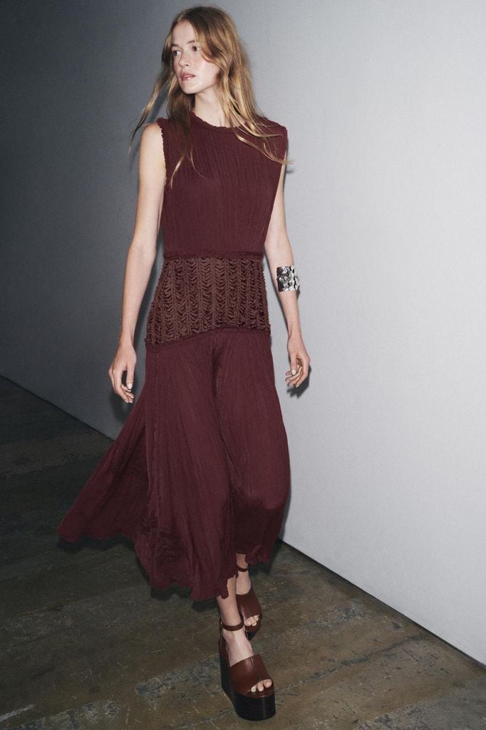 Vestido de encaje Zara 2025