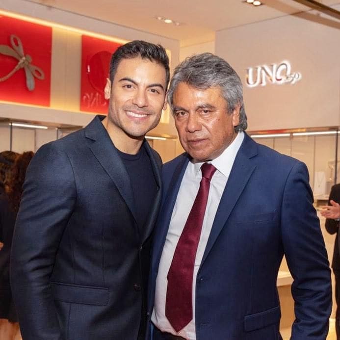 Carlos Rivera y su papá