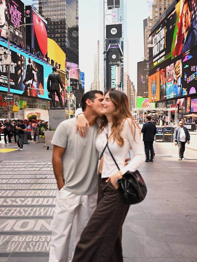 Blanca Llandres y Alberto Herrera en Nueva York para la boda de Rocío Crusset.