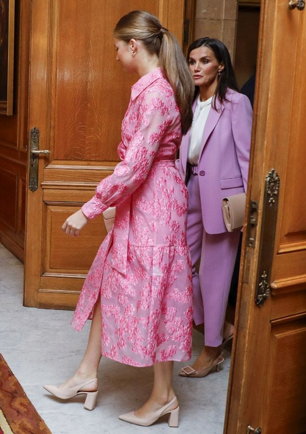 La princesa Leonor y su guiño al estilo de su madre en las audiencias de los Premios Princesa de Asturias 2023