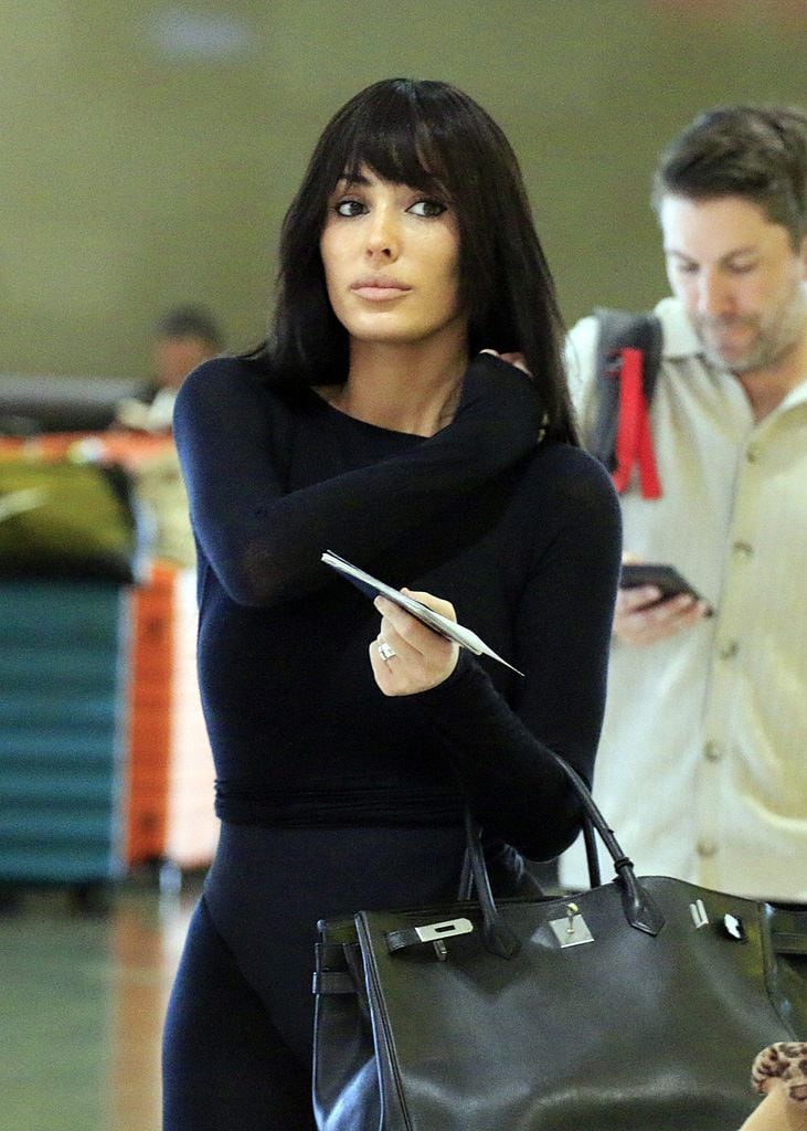 Bianca Censori hizo una visita exprés a su natal Melbourne, Australia.