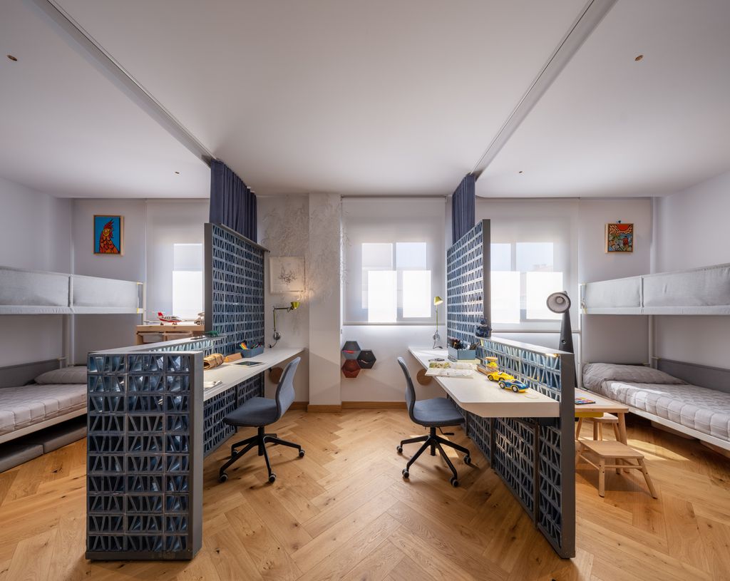Dormitorio juvenil que sigue los principios de la neuroarquitectura y que se diseña no solo para el descanso, también para el estudio, el juego y hasta el deporte
