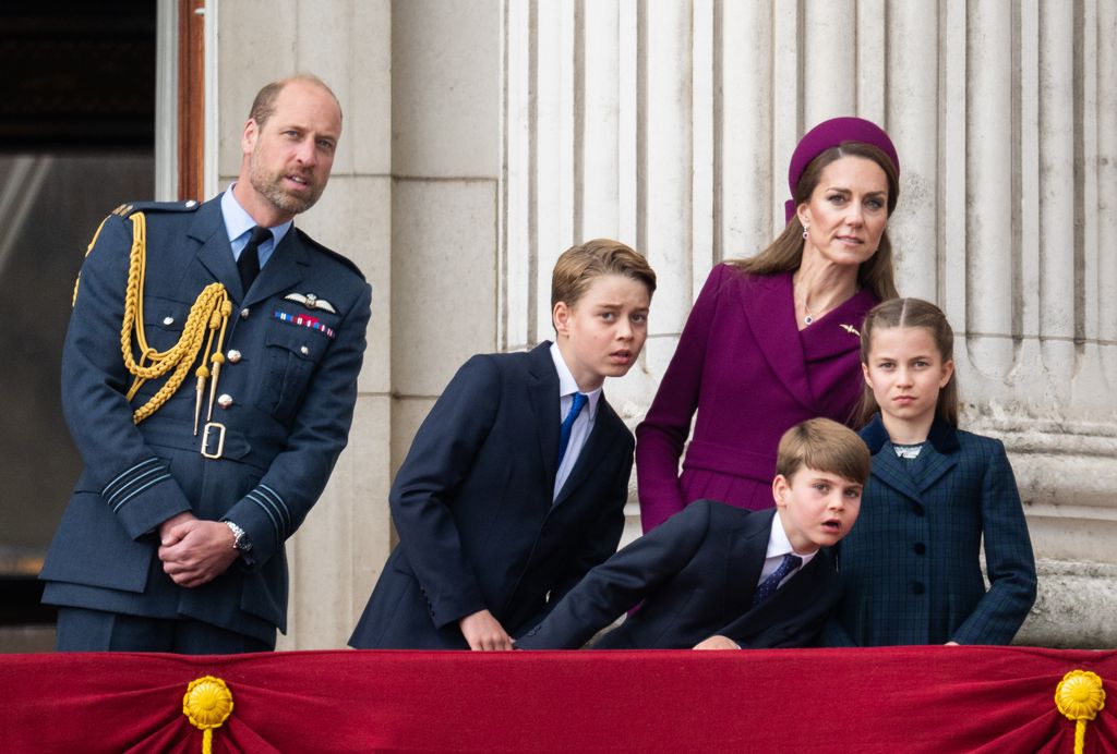 El príncipe Guillermo, Kate Middleton y sus tres hijos en los actos con motivo del 80 aniversario del fin de la Segunda Guerra Mundial 