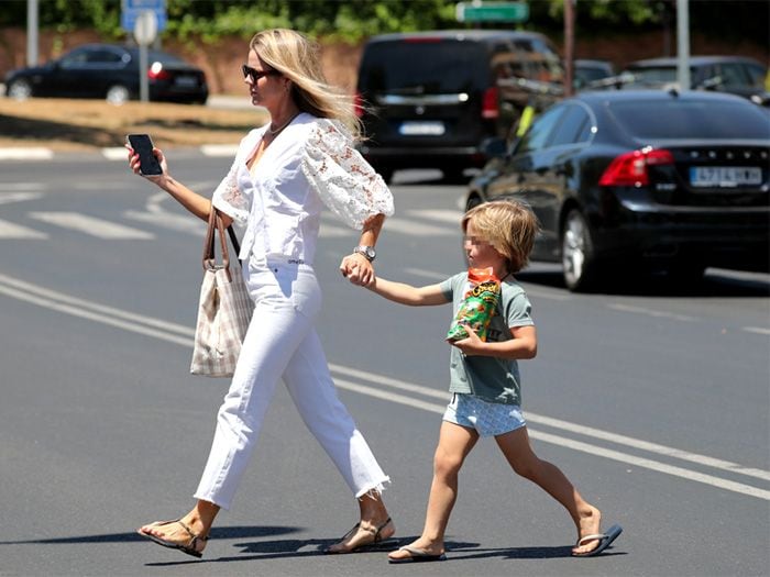 Amelia Bono y Manuel Marcos con su hijos pequeño