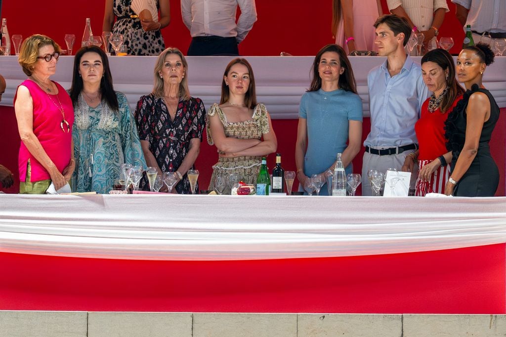 Carolina de Mónaco y sus hijas Carlota y Alejandra en la hípica de Montecarlo