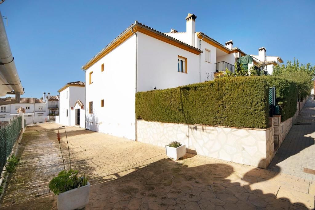 Así es Villa Viruta, la casa rural de Beatriz Trapote y Víctor Janeiro en la Sierra de Cádiz que se alquila 