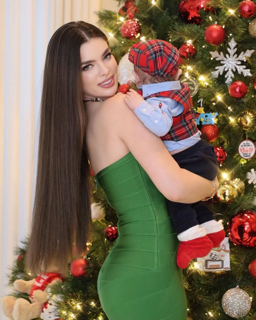 Nadia Ferreira y Marquitos en su primera Navidad