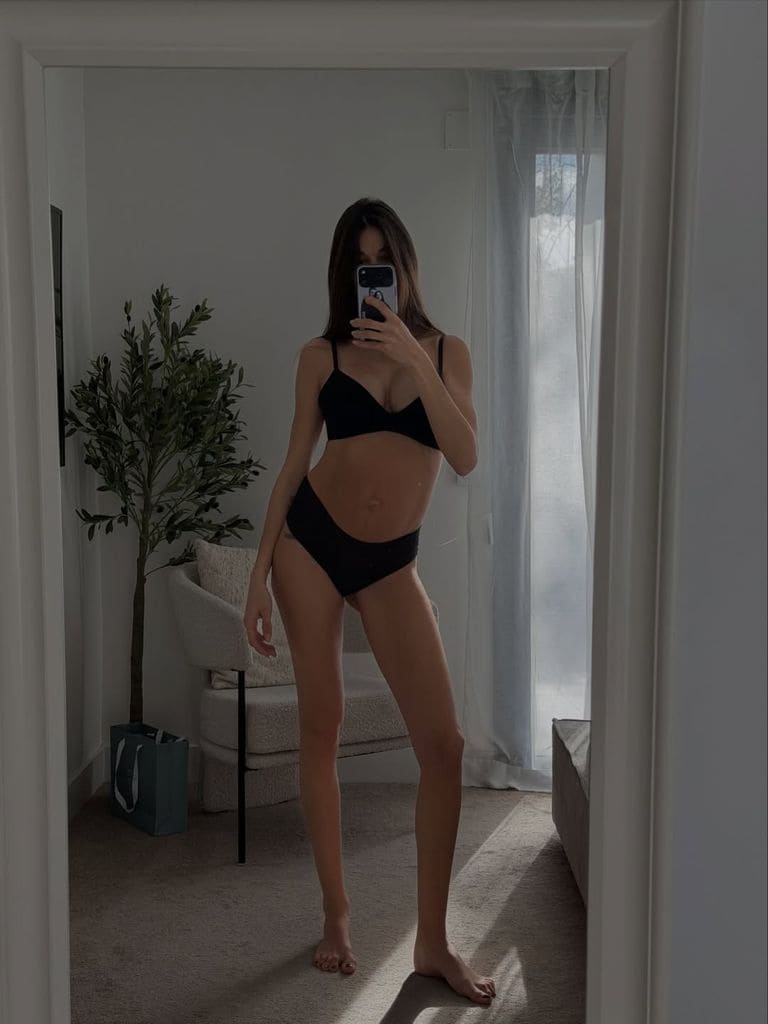 Estela Grande ha compartido varias fotos en las que muestra el proceso de recuperación de su cuerpo tras dar a luz a sus gemelos