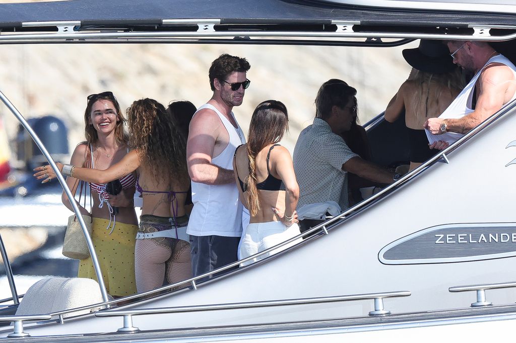 Liam Hemsworth, en el cumpleaños de su hermano en Ibiza