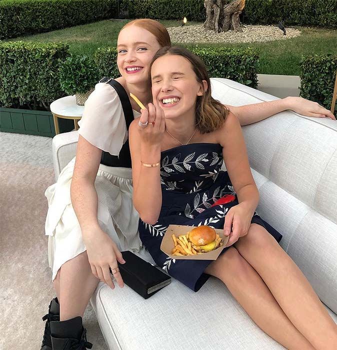 sadie sink con millie bobby brown
