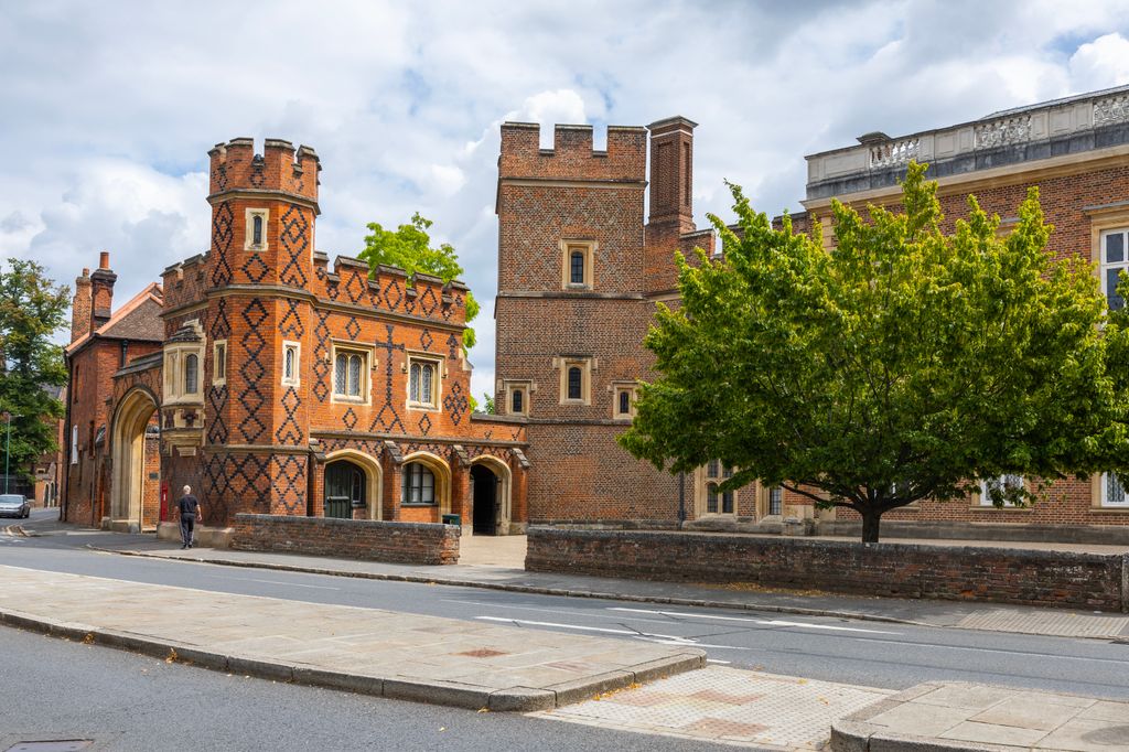 La entrada principal de Eton College, la nueva escuela del príncipe George.