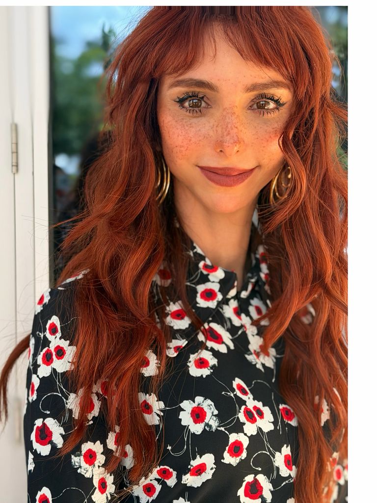 Natalia Téllez hace su debut en Telemundo con el pie derecho, al ser la host de 'Operación Triunfo'.