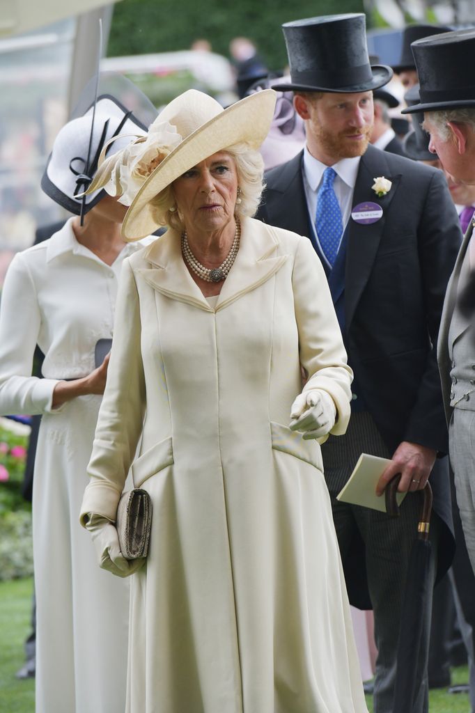 Camilla y el príncipe Harry en Ascot en 2018