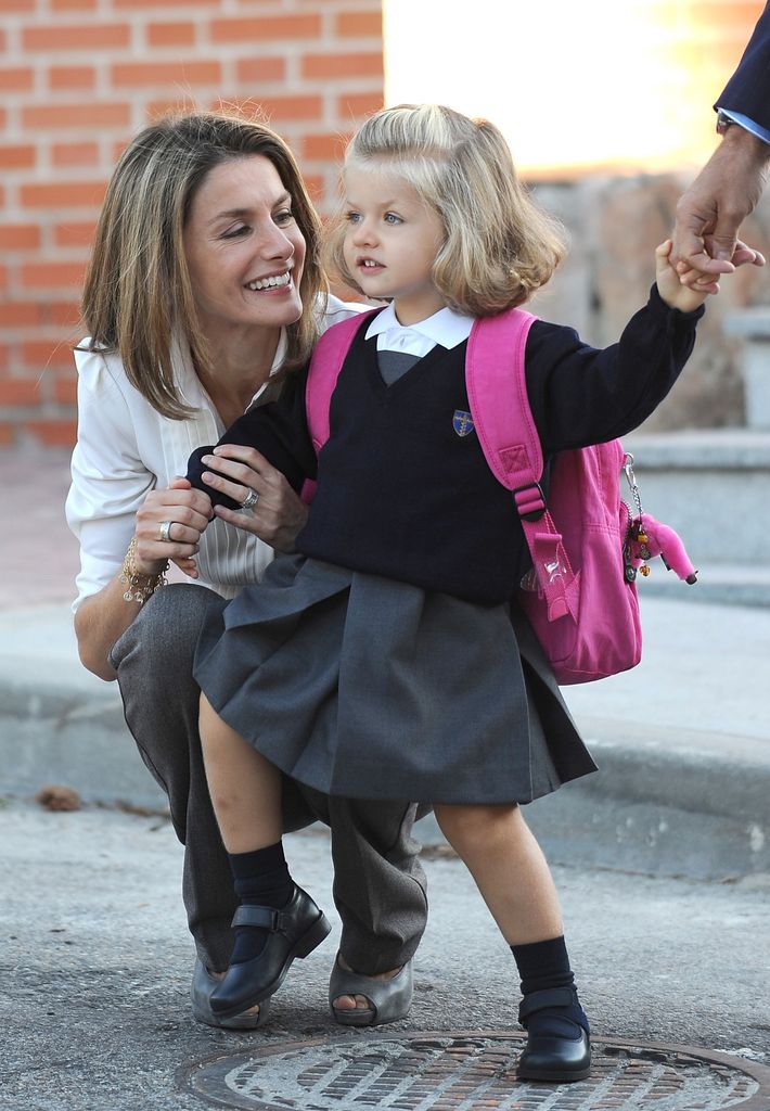 La entonces princesa Letizia junto a la infanta Leonor