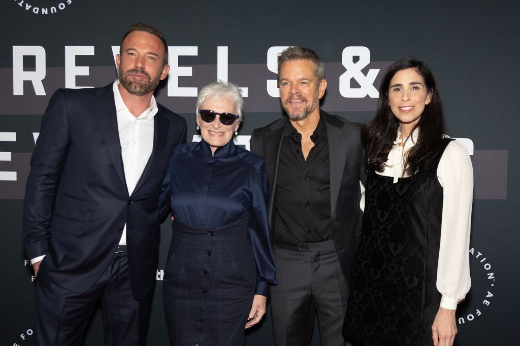 Ben Affleck, Glenn Close, Matt Damon y Sarah Silverman en una fiesta benéfica en San Francisco