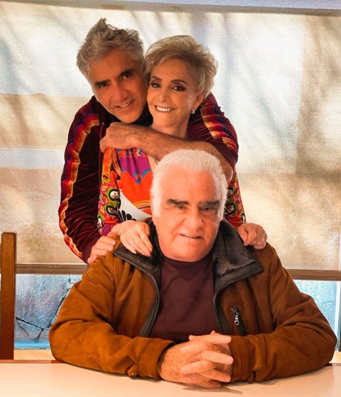 Alejandro Fernández y su familia
