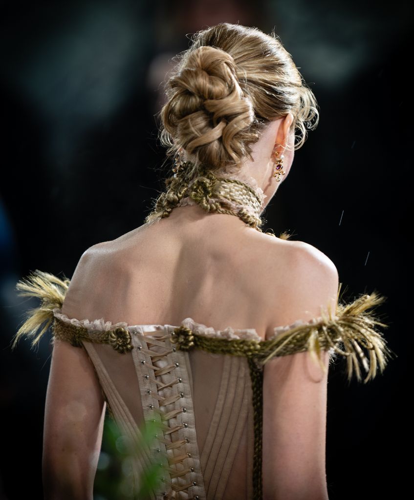 Braided bun 
