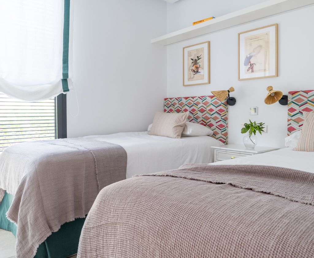 Dormitorio con dos camas
