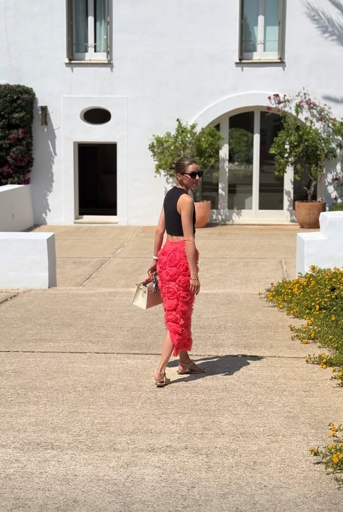 Olivia Palermo looks en Menorca 2025