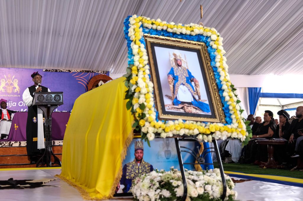 El fallecimiento del rey de Tooro, Oyo Nyimba Kabamba Iguru Rukidi IV, ha abierto una disputa entre su familia y el comité de sucesión sobre quién ocupará el trono de Uganda