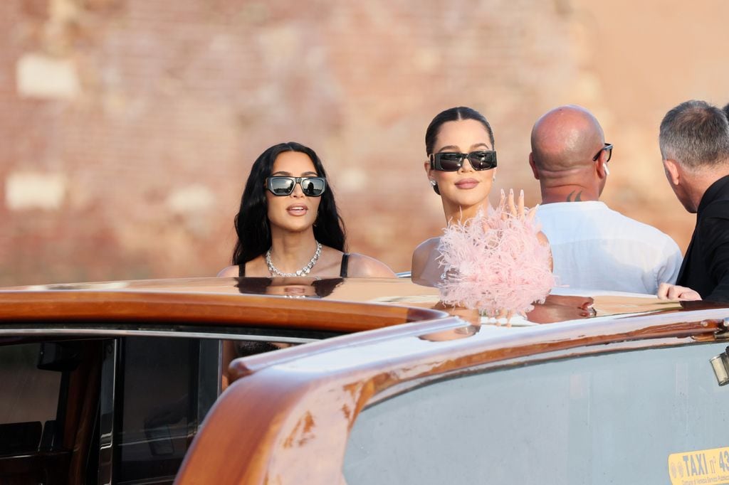 Kim y Khloé Kardashian formaron parte de la exclusiva lista de invitados a la boda de Lauren Sanchez y Jeff Bezos