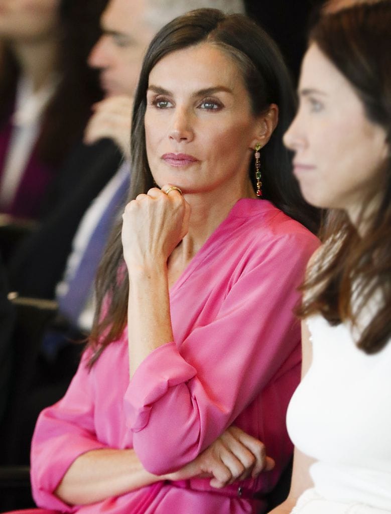 Las manos de la reina Letizia