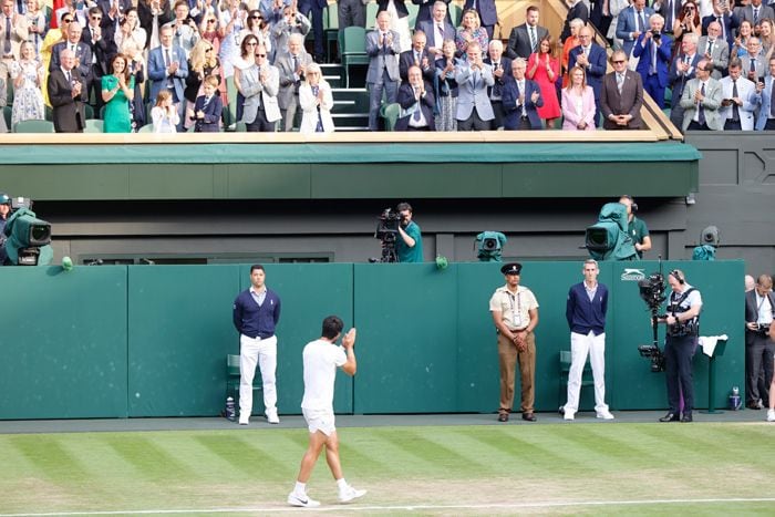 El rey Felipe felicita a Carlos Alcaraz tras su victoria en Wimbledon