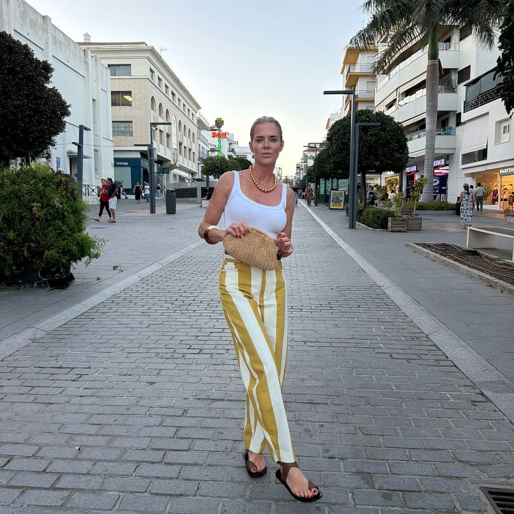 2 looks de Amelia Bono para ir de feria en verano