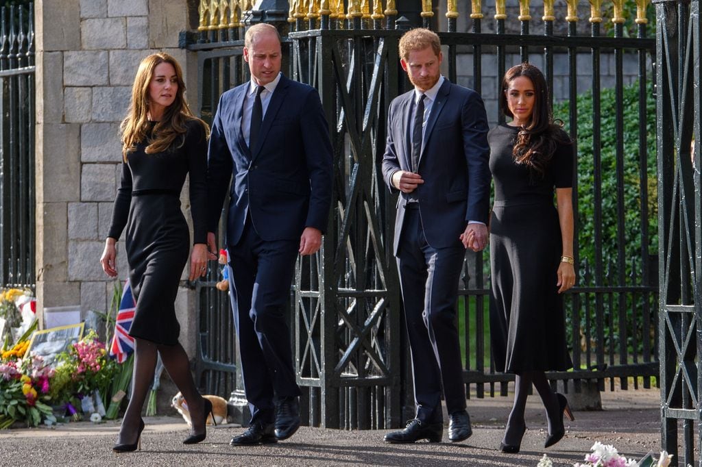Príncipe Guillermo, Kate Middleton, Príncipe Harry y Meghan Markle durante el funeral de la reina Elizabeth