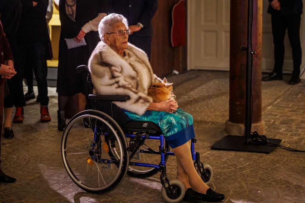 La princesa Astrid en silla de ruedas, en 2025