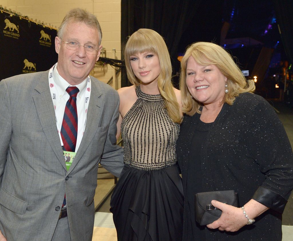 Traylor Swift y sus padres, Scott y Andrea