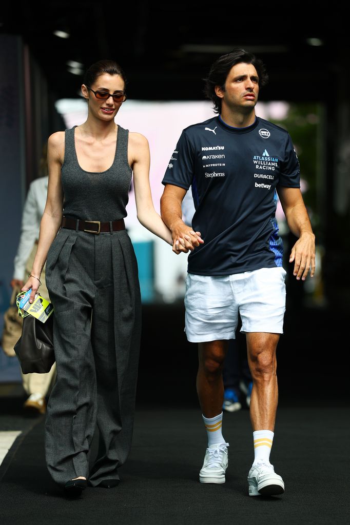 Carlos Sainz y Rebecca Donaldson juntos en el Grand Prix de Miami