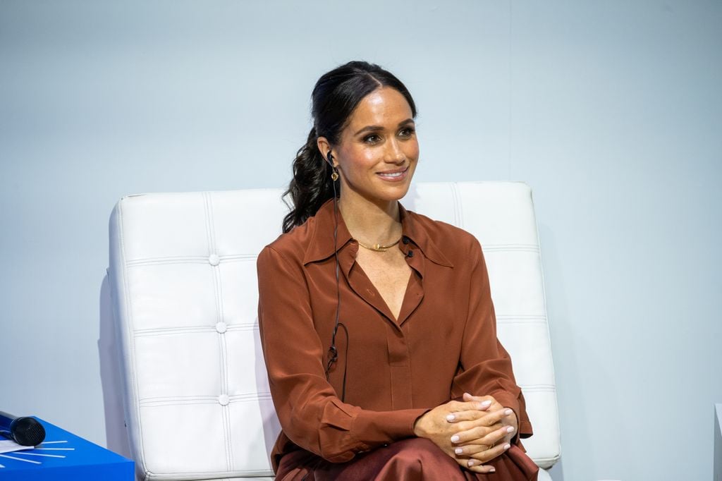 Meghan Markle durante un foro sobre responsabilidad digital en la Universidad EAN durante una visita por Colombia