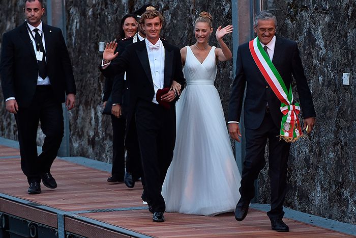 Beatrice Borromeo en su boda con un vestido de novia de tirantes