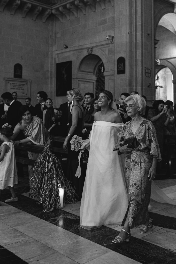 Entrada de la novia en la iglesia