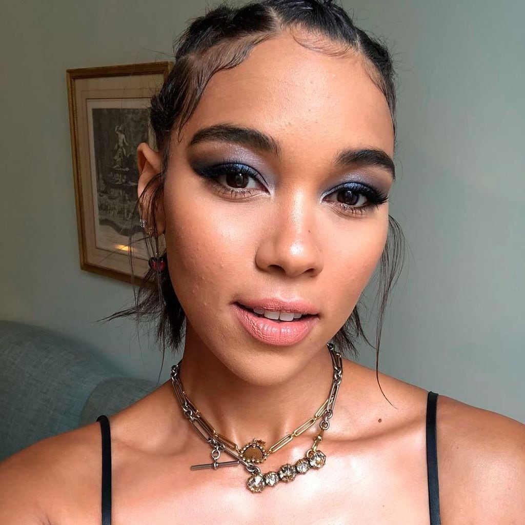 alexandra shipp se suma a la tendencia de lucir los baby hairs