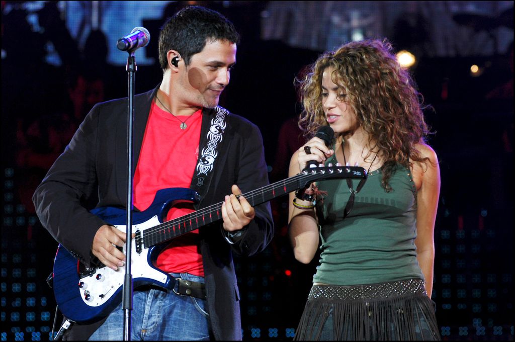 Alejandro Sanz y Shakira durante el concierto 'nº1 de los 40', celebrado con motivo del 40 aniversario de la emisora. 17/06/2006. Madrid