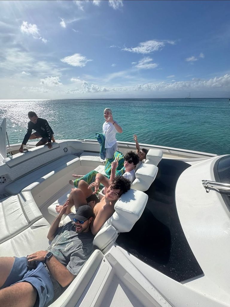 Los hijos de Ricky Martin en compañía de buenos amigos. 