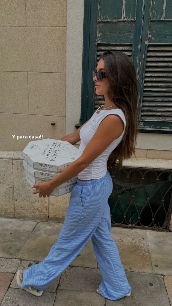 Gemma Pinto, con ensaimadas en Menorca