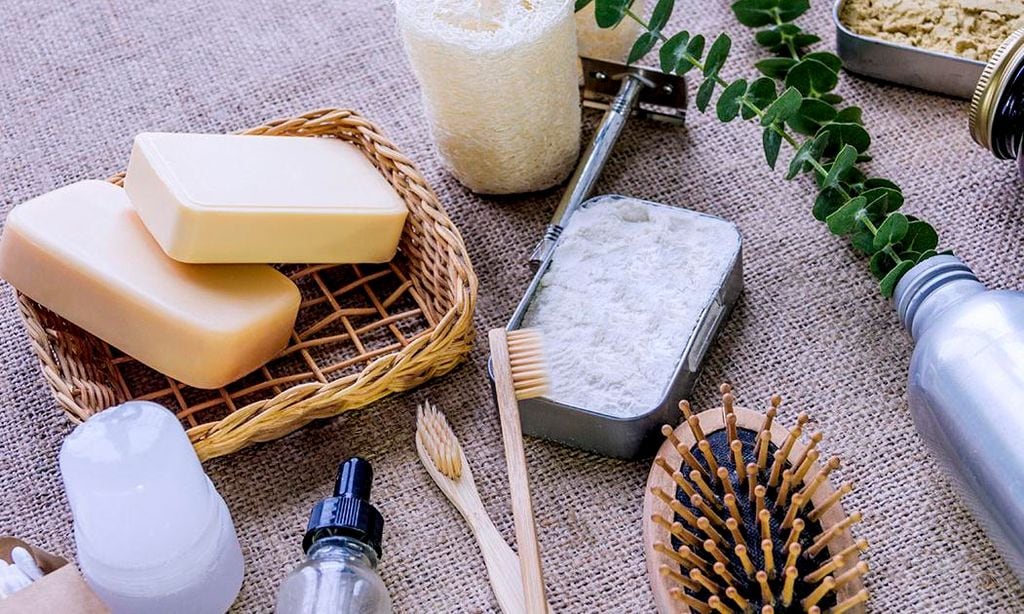 Los cosméticos eco amigables innovan formas nuevas de presentación sin empaques