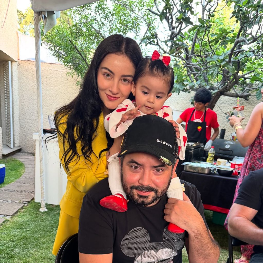 José Eduardo Derbez y Paola Dalay celebrarán pronto el primer cumpleaños de su hija Tessa. 