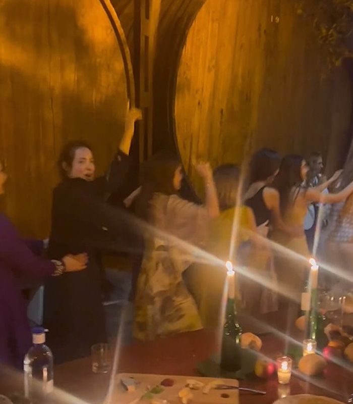 Invitados bailando
