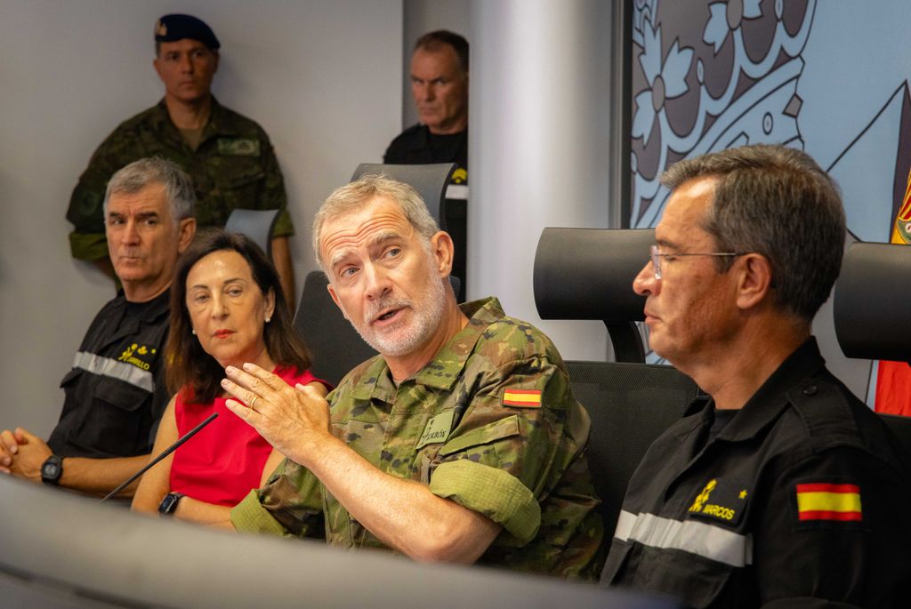Felipe VI visita el Cuartel General de la Unidad Militar de Emergencias (UME), en la Base Aérea de Torrejón