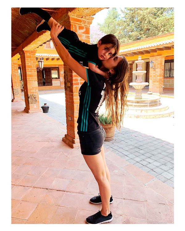 Michelle Renaud y su hijo