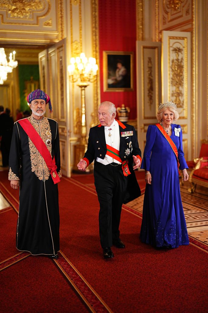 Carlos III y la reina Camilla hacen su entrada en el Castillo de Windsor