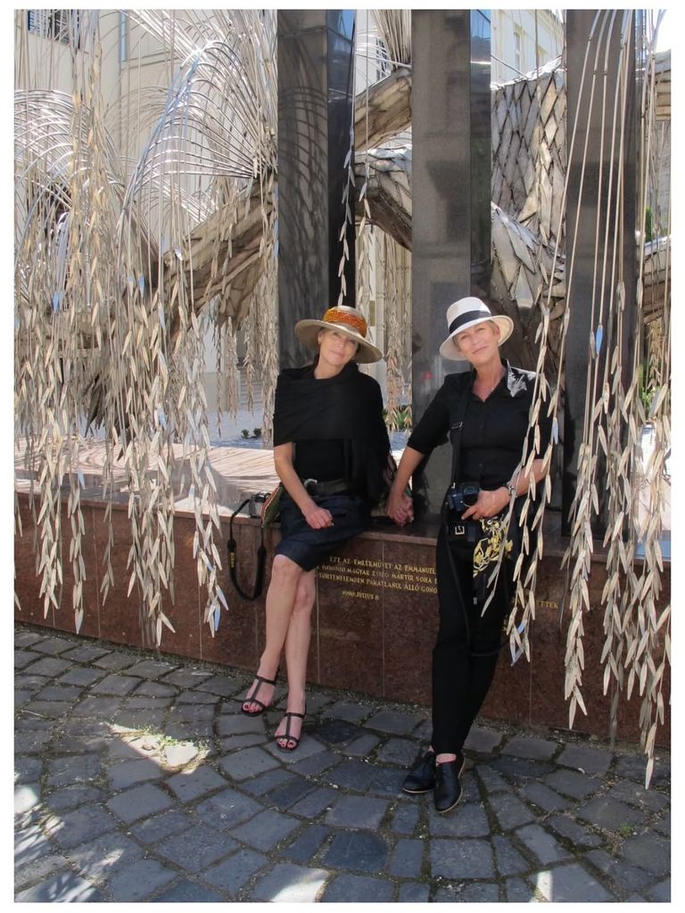 Jamie Lee Curtis y Kally Curtis en 2012 en un viaje juntas