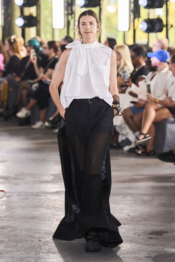 sacai048a